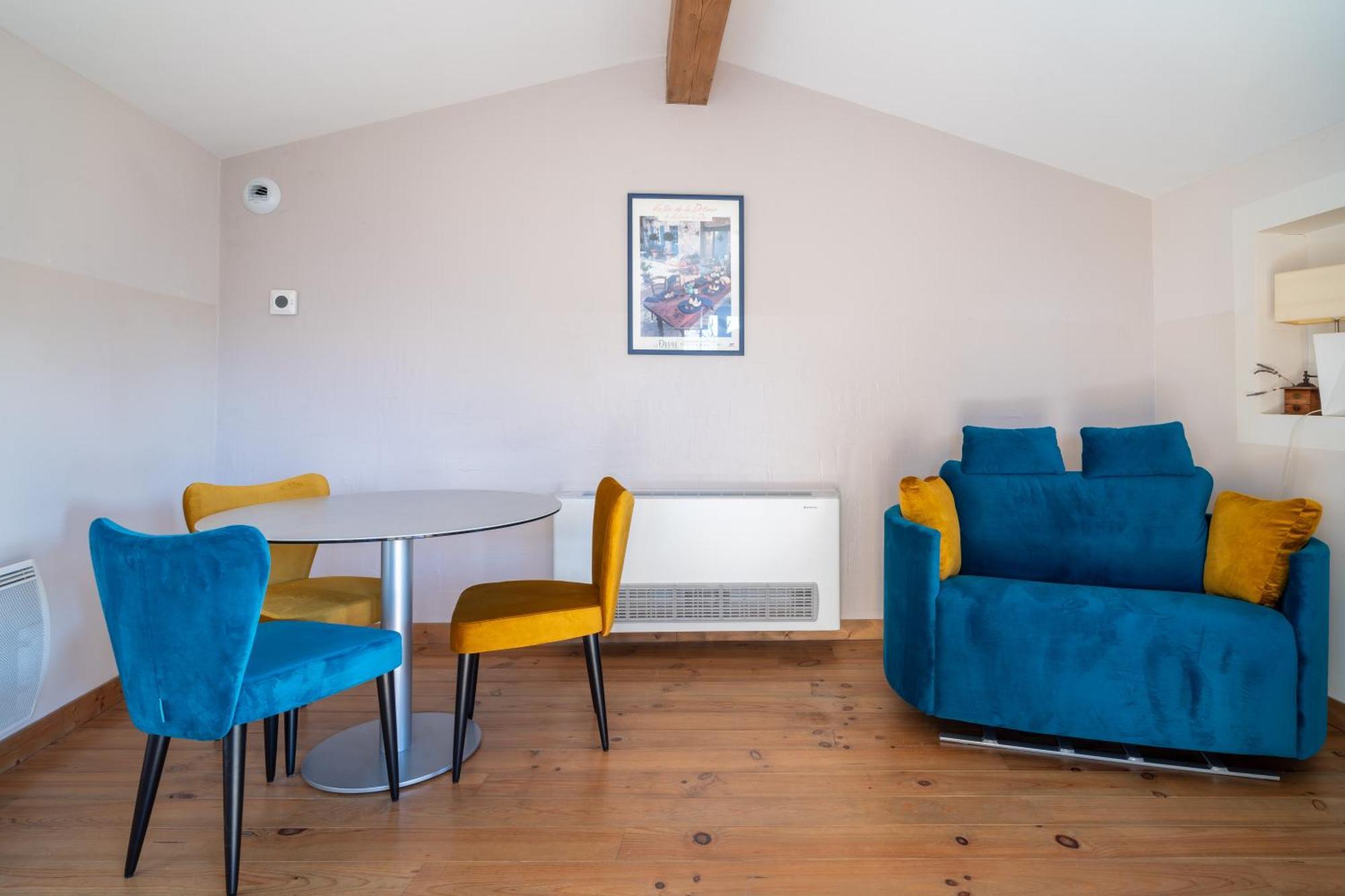 La Barule Apartment Charols